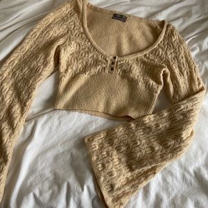 Flare arm urban outfitters top!